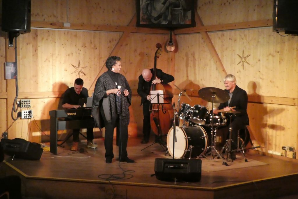 Bilder vom Konzert von Carol Alston und dem Markus Gaudriot Trio im Kulturfleckerl Eßling